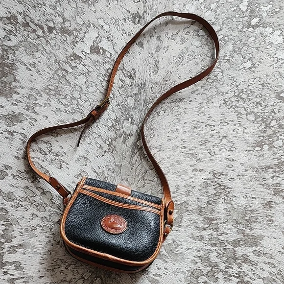 Dooney & Bourke Vintage All Weather Leather Saddle Crossbody Black & Tan - Picture 1 of 10